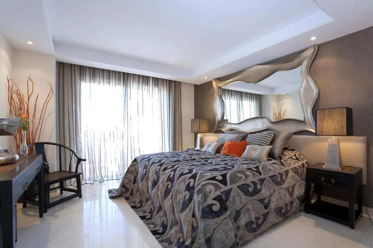 Appt 401-3-Bed-Heaven Beach-Paseo-All Year Heated Pool-Free Bikes Estepona 0*,  Spain
