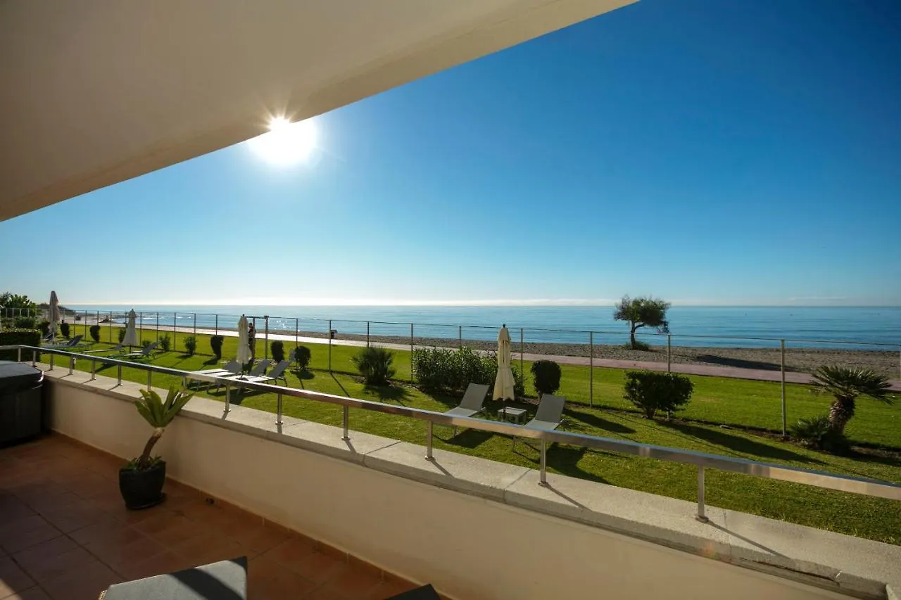 Apartment Appt 401-3-Bed-Heaven Beach-Paseo-All Year Heated Pool-Free Bikes Estepona