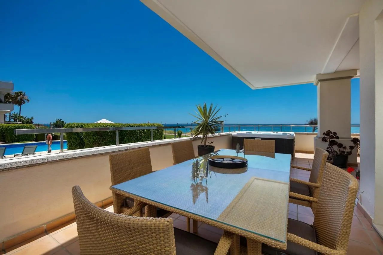Appt 401-3-Bed-Heaven Beach-Paseo-All Year Heated Pool-Free Bikes Estepona Apartment