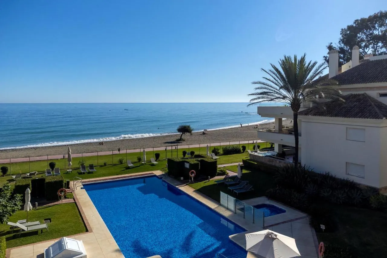 Appt 401-3-Bed-Heaven Beach-Paseo-All Year Heated Pool-Free Bikes Estepona Apartment