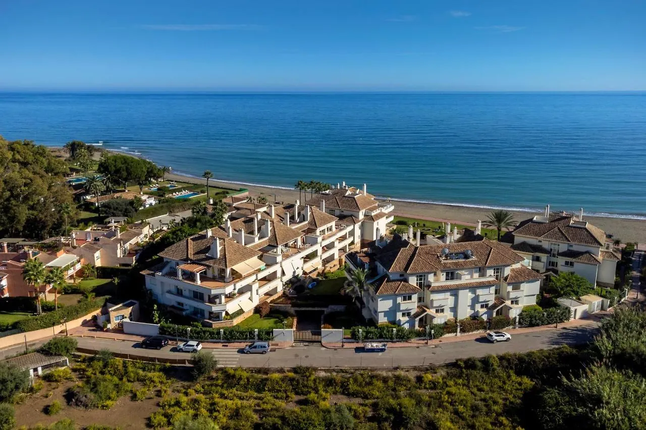 Appt 401-3-Bed-Heaven Beach-Paseo-All Year Heated Pool-Free Bikes Estepona Spain
