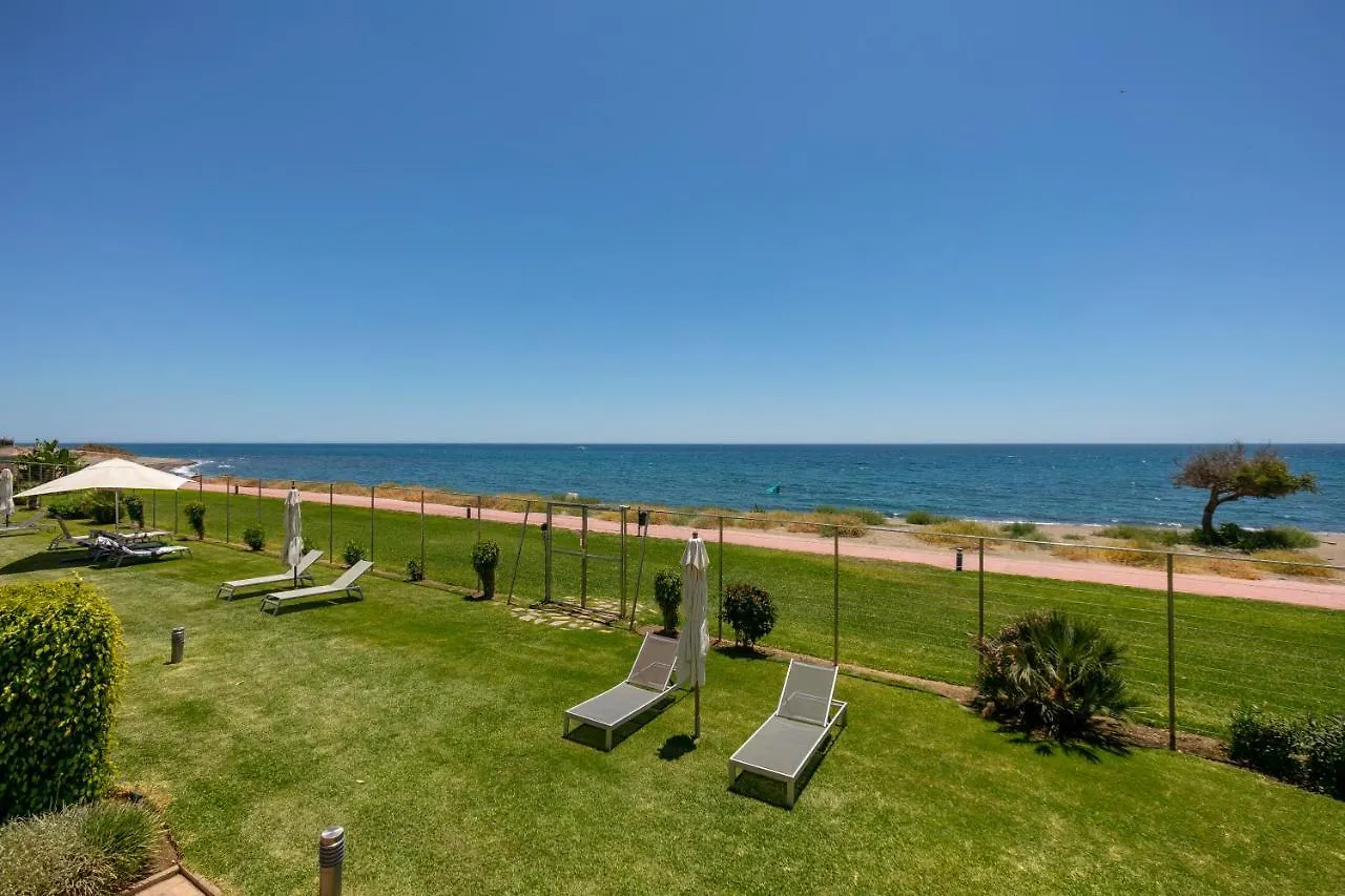 Appt 401-3-Bed-Heaven Beach-Paseo-All Year Heated Pool-Free Bikes Estepona Apartment
