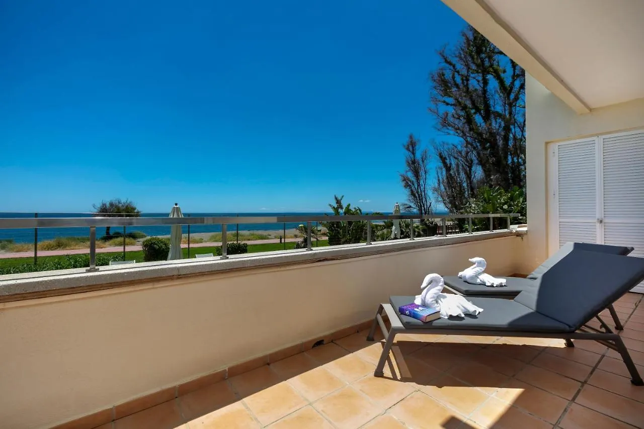 Apartment Appt 401-3-Bed-Heaven Beach-Paseo-All Year Heated Pool-Free Bikes Estepona