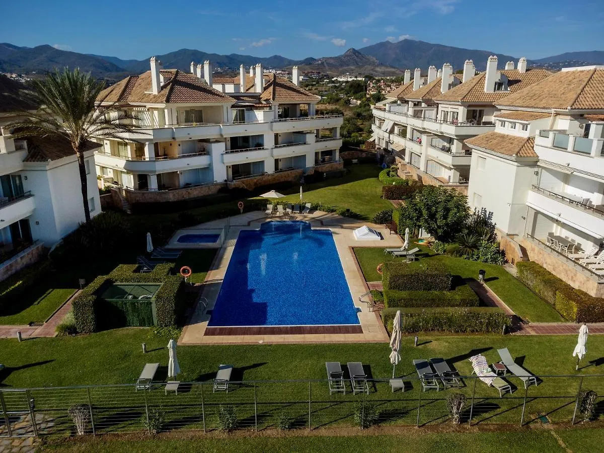 Apartment Appt 401-3-Bed-Heaven Beach-Paseo-All Year Heated Pool-Free Bikes Estepona