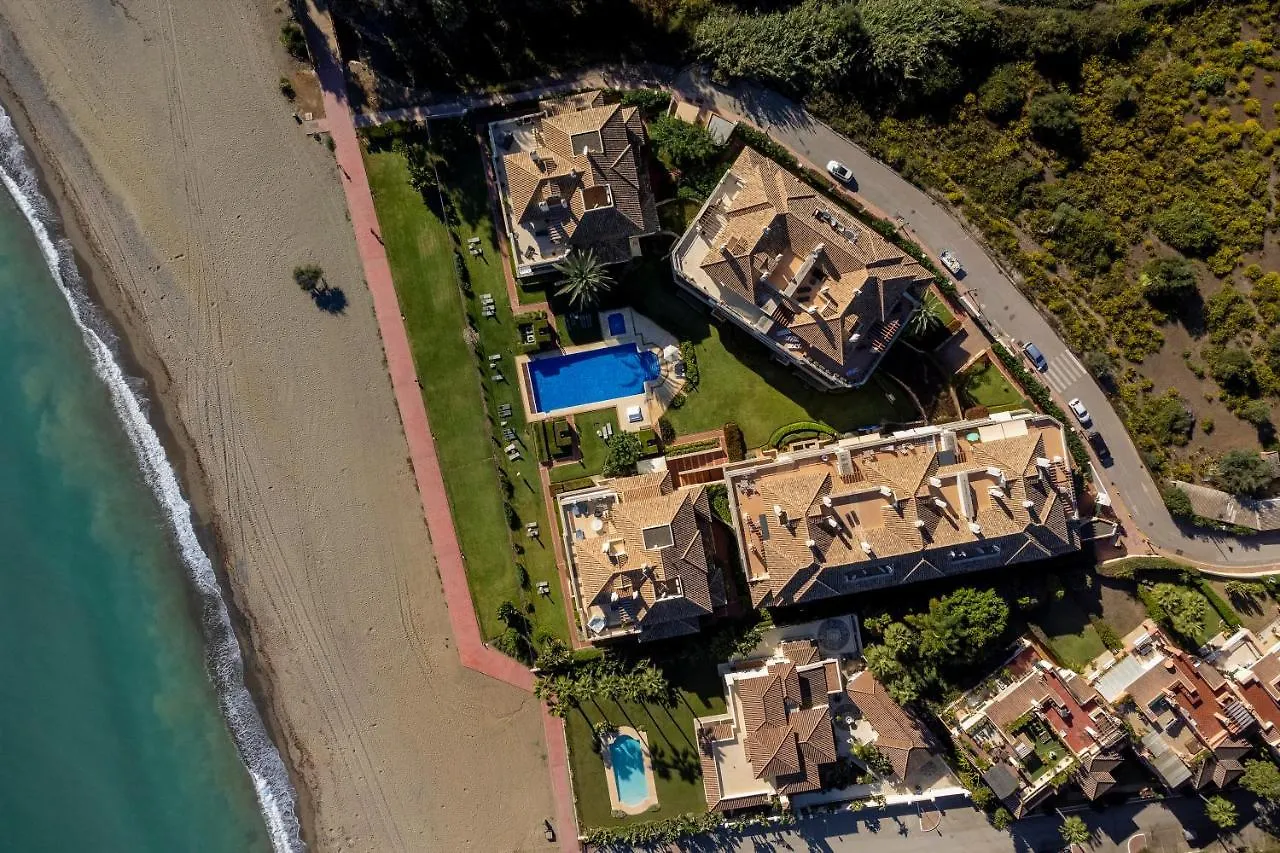 Appt 401-3-Bed-Heaven Beach-Paseo-All Year Heated Pool-Free Bikes Estepona Apartment