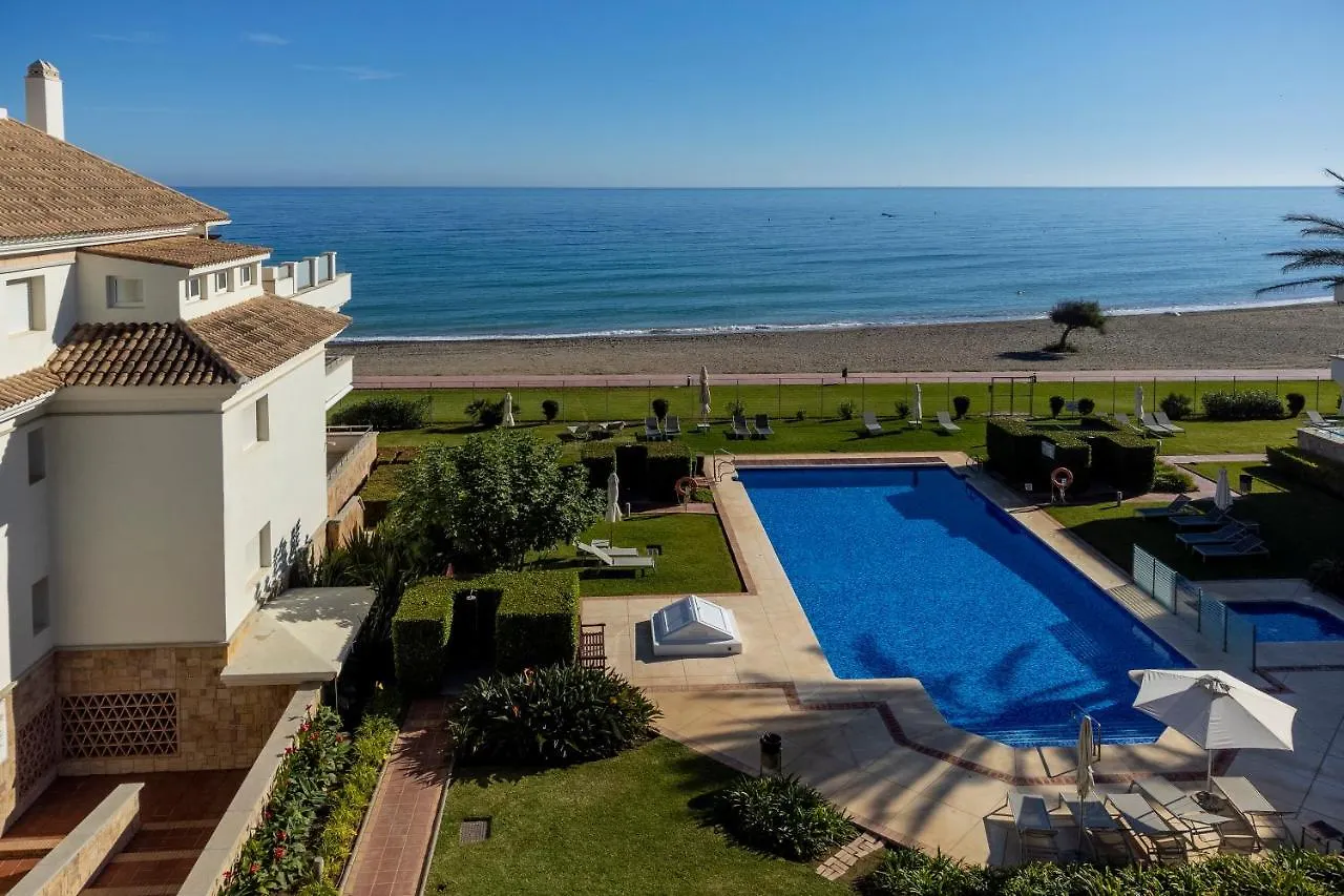 Appt 401-3-Bed-Heaven Beach-Paseo-All Year Heated Pool-Free Bikes Estepona Apartment
