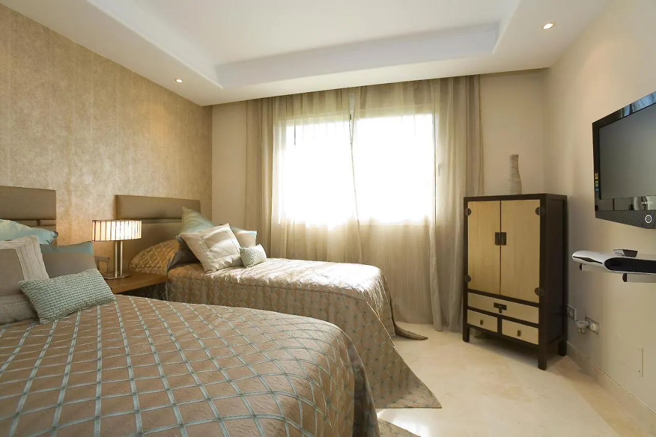 Apartment Appt 401-3-Bed-Heaven Beach-Paseo-All Year Heated Pool-Free Bikes Estepona