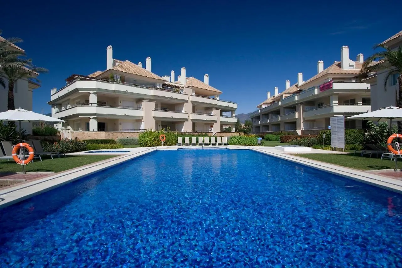 Appt 401-3-Bed-Heaven Beach-Paseo-All Year Heated Pool-Free Bikes Estepona Apartment
