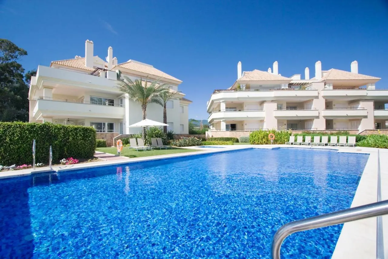 Appt 401-3-Bed-Heaven Beach-Paseo-All Year Heated Pool-Free Bikes Estepona Apartment