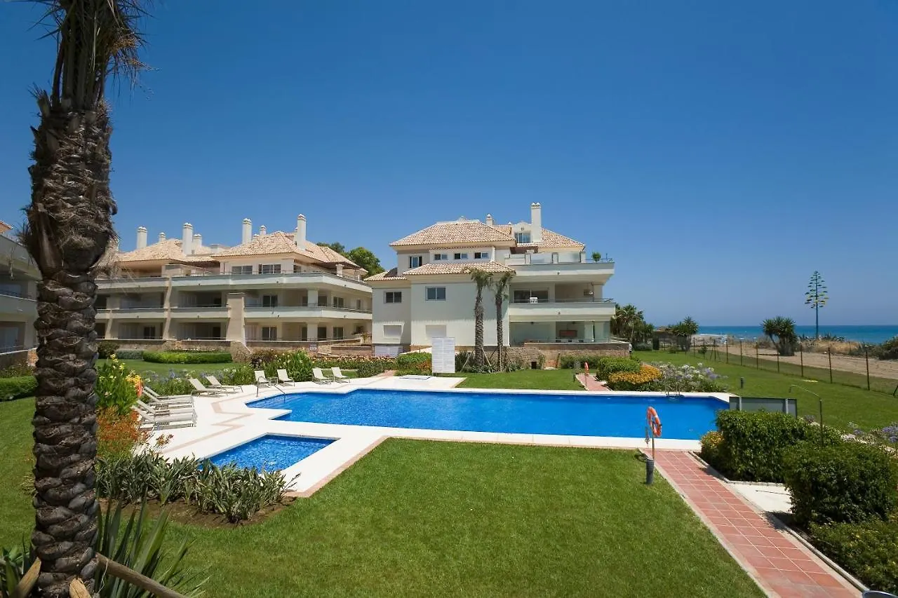 Appt 401-3-Bed-Heaven Beach-Paseo-All Year Heated Pool-Free Bikes Estepona