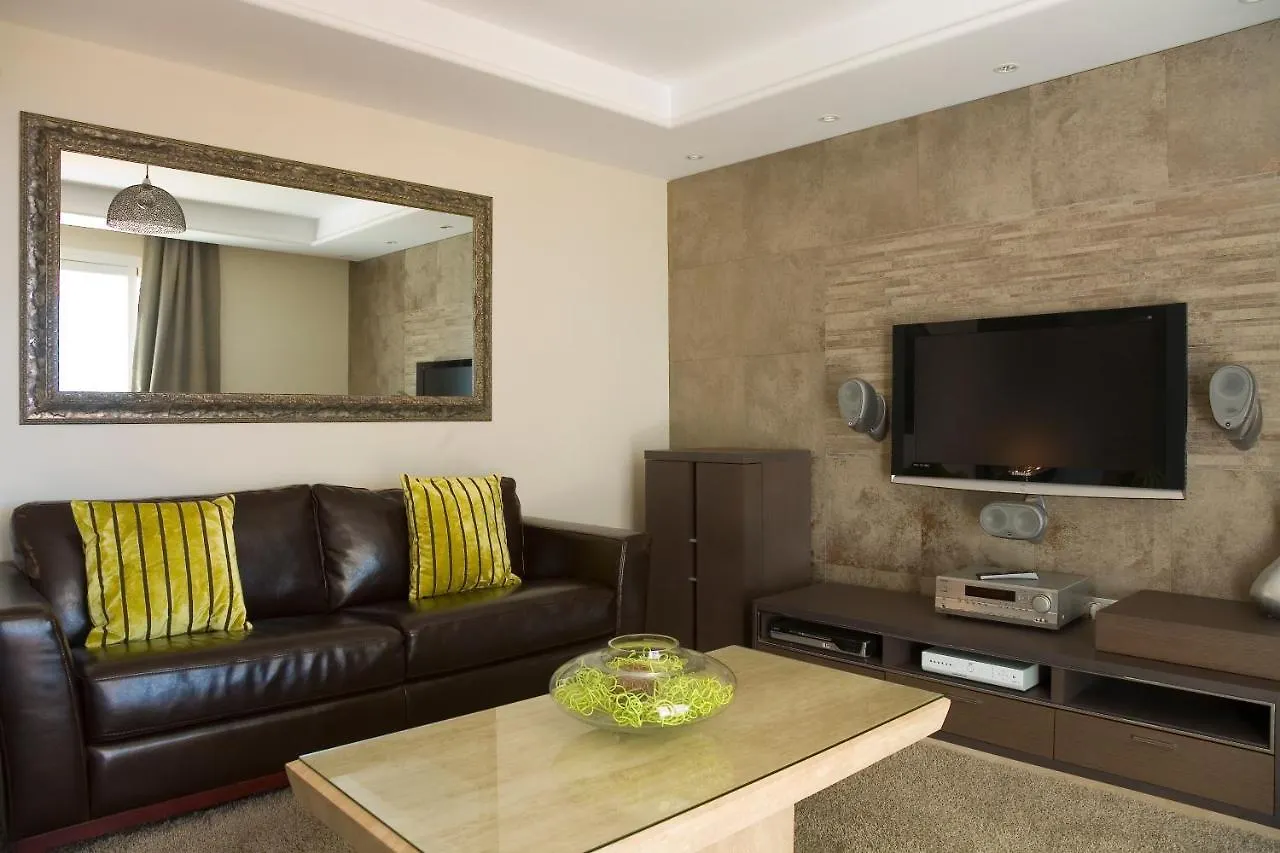 Appt 401-3-Bed-Heaven Beach-Paseo-All Year Heated Pool-Free Bikes Estepona